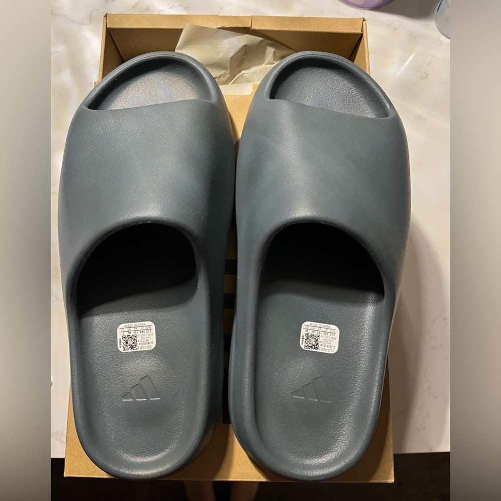 Yeezy Slides